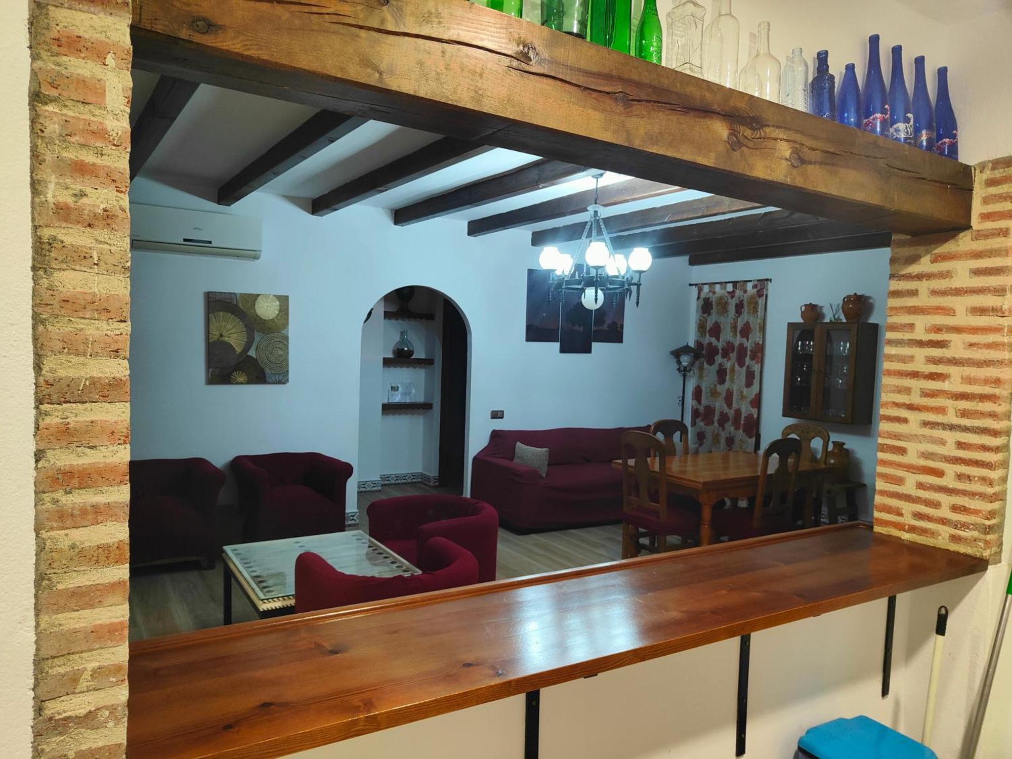 El Hogar De Ardwina Guest House Alía Exterior photo