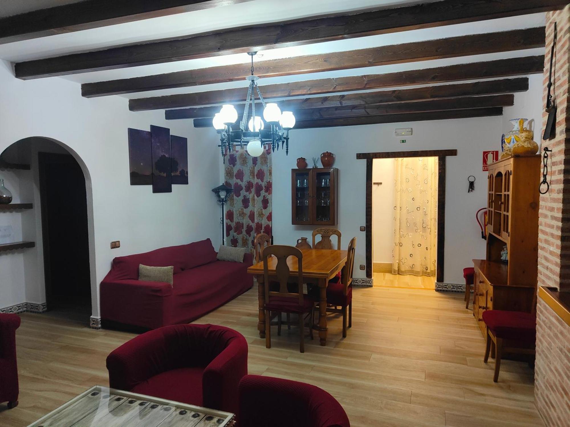 El Hogar De Ardwina Guest House Alía Exterior photo