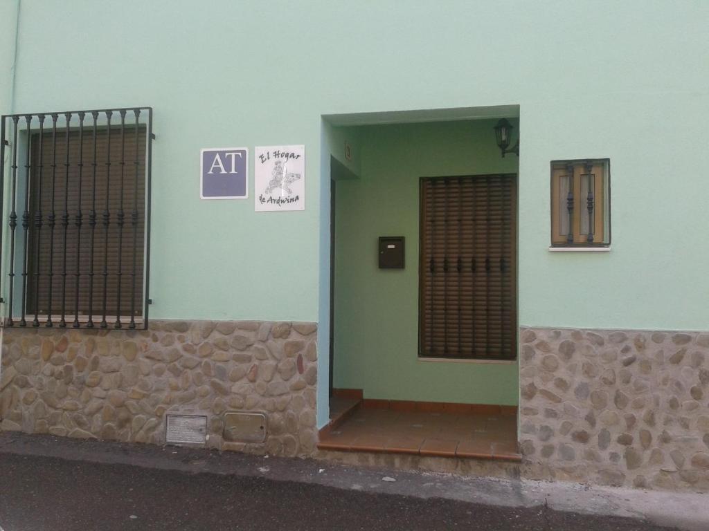 El Hogar De Ardwina Guest House Alía Room photo